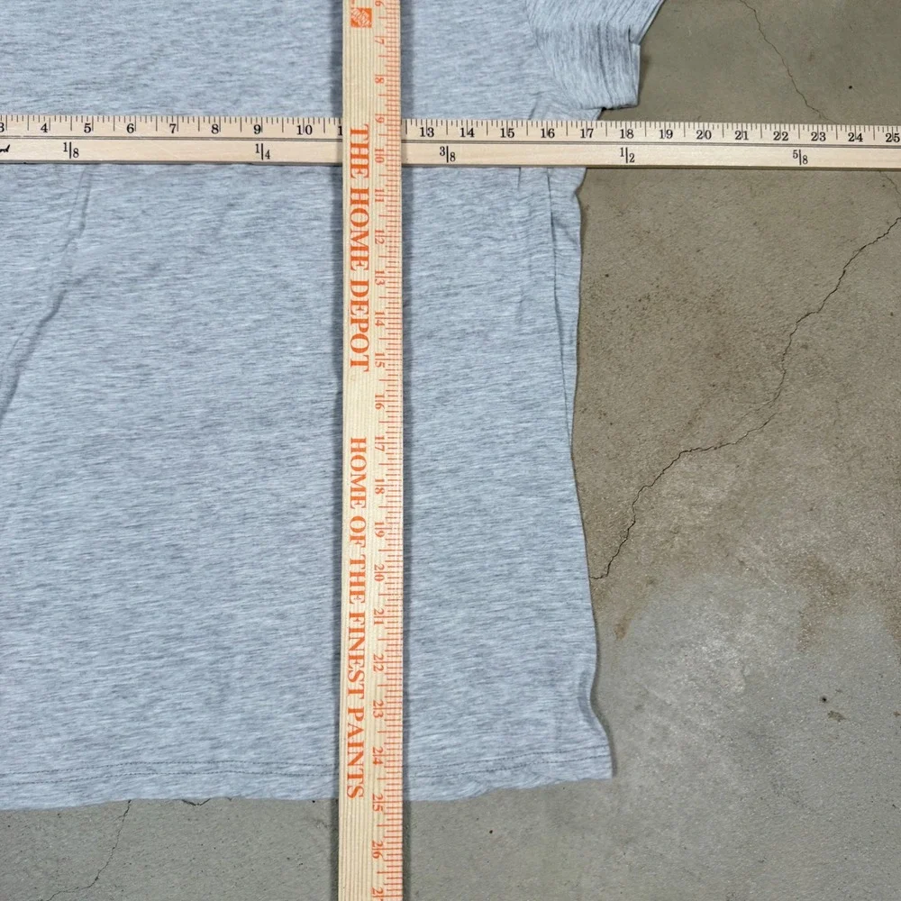 Y2K Nike Women's Gray Athlete Graphic T Shirt Size Large Athletic Fit‎